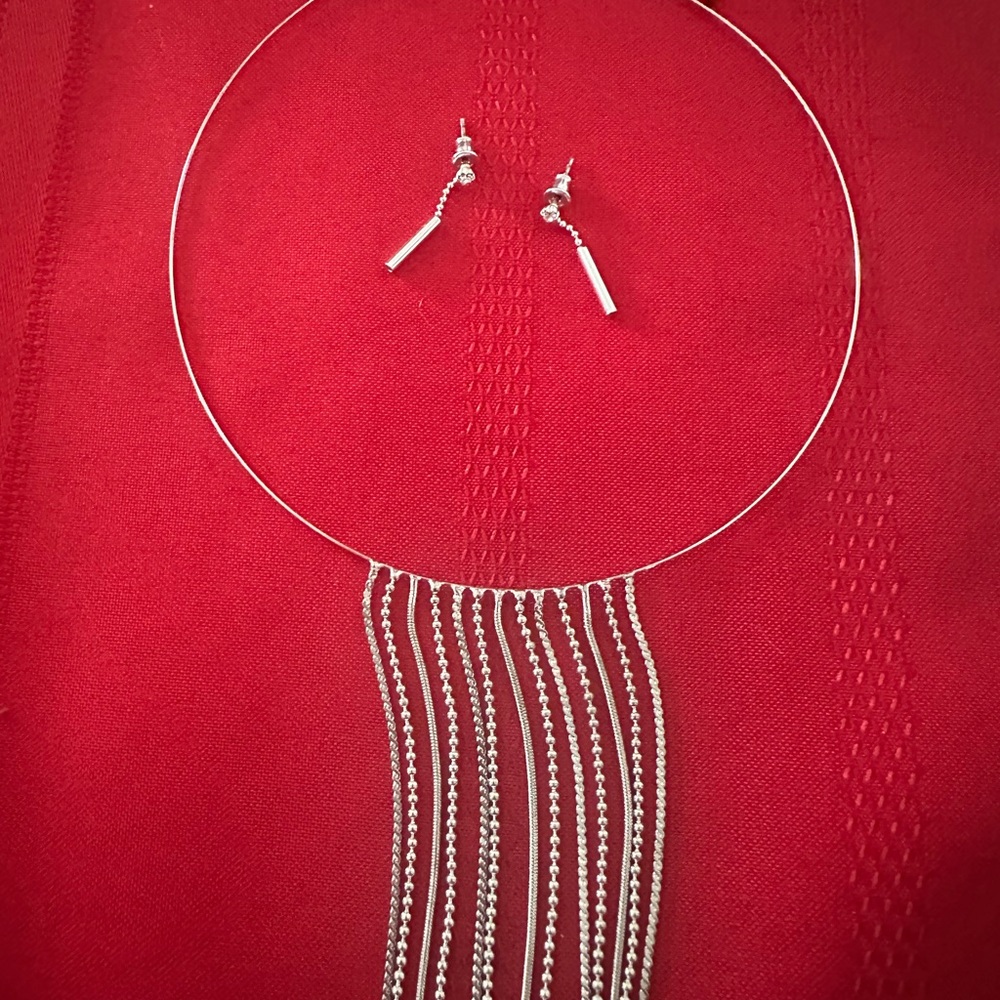Elegant Silver Necklace and Earring Set